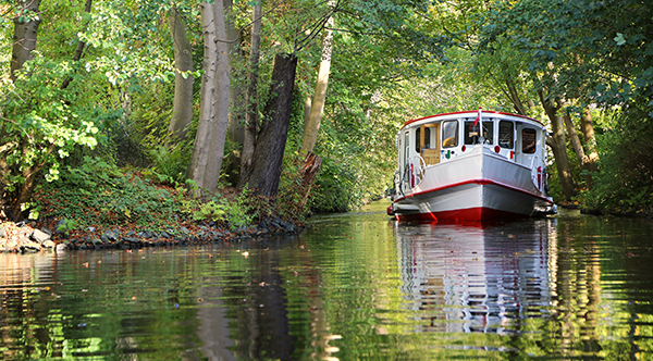 Tur på Hamburgs kanaler